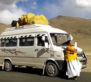 tempo traveller in manali