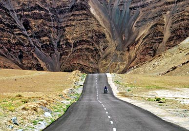 Manali To leh ladakh Taxi Service